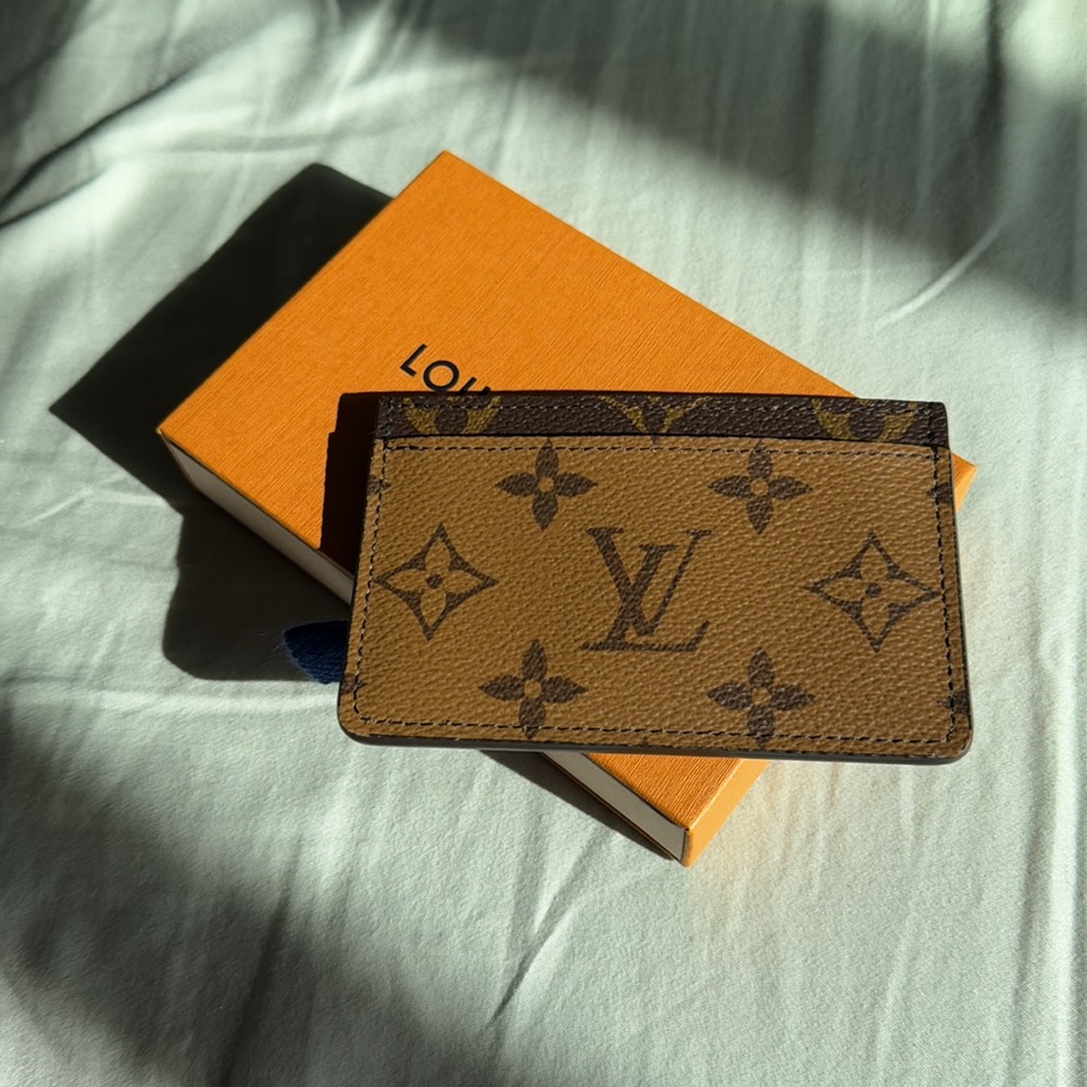 Louis Vuitton Tan and Brown Monogram Key Holder - Picture 6 of 6